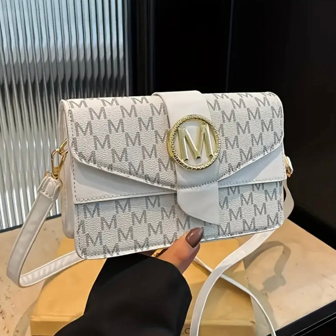 Womens M Crossbody Bag